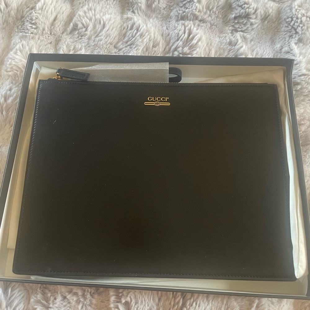 Gucci Authentic unisex Leather Clutch Black W Original Box and Dust Bag